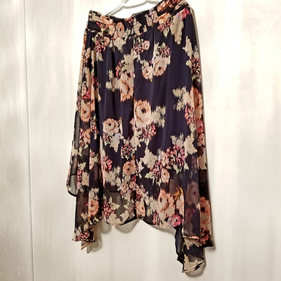 Gorgeous Tiered Floral Skirt - Picture 3 of 6